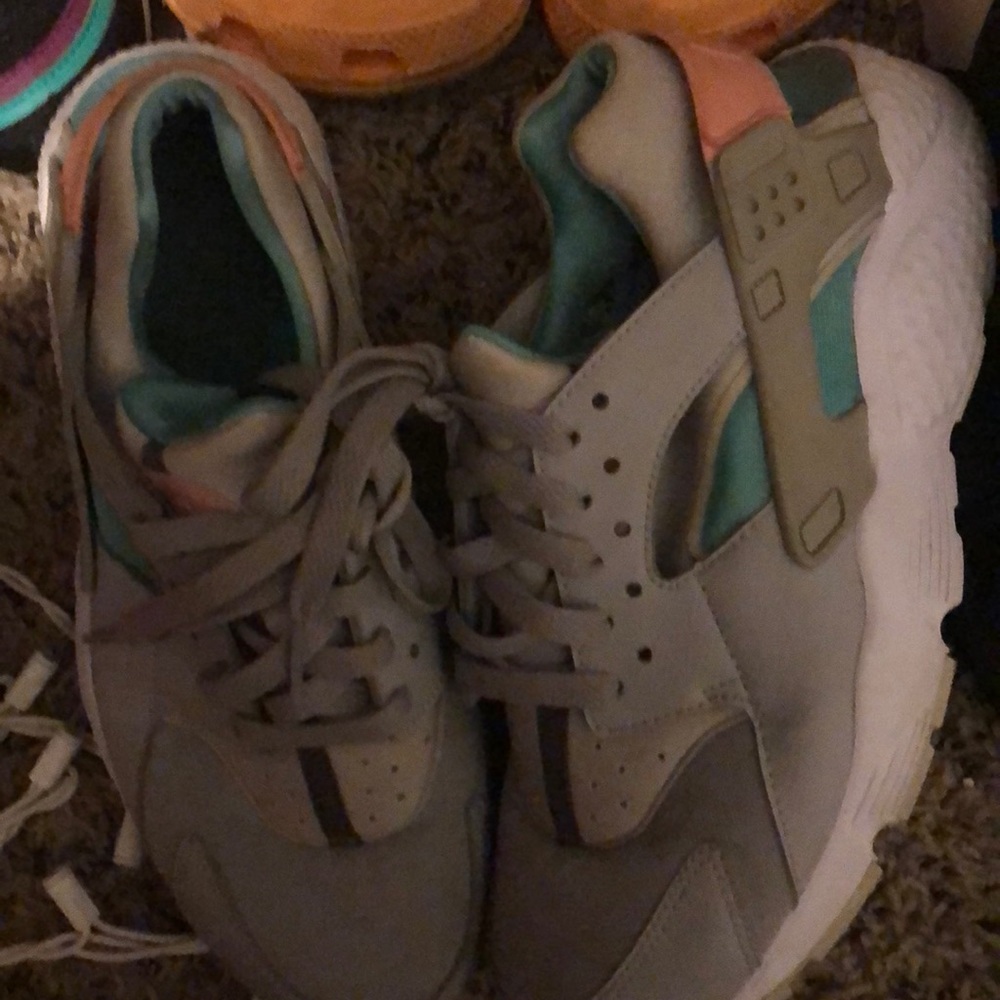Shoes - Picture 2 of 2